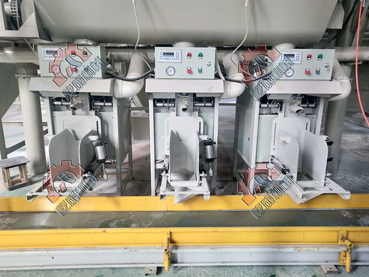 自動包裝設備.jpg 自動包裝設備.jpg